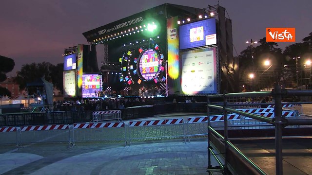 Il palco pronto per il Concertone del Primo Maggio a Piazza San Giovanni