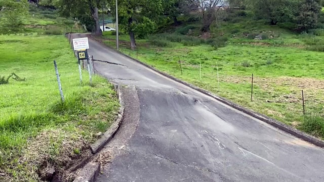 Un couple d'Allemands qui vivaient coupés du monde et séquestraient leurs enfants depuis plus de trois ans arrêté en Espagne, après la découverte de ce que les médias ont surnommé "la maison de l'horreur"