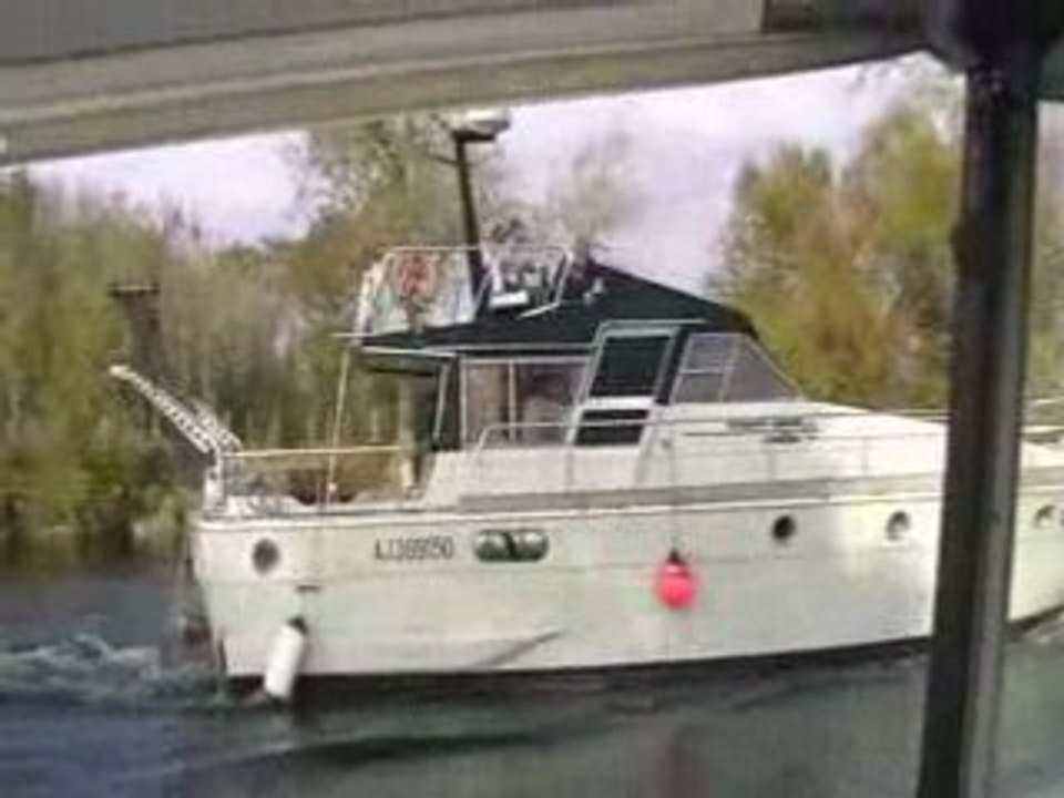 Bateau manu sur le st michel