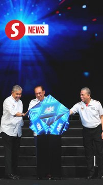 PM launches Madani workers' card, one million workers to enjoy discounts