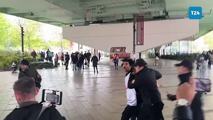 Şişli’den Taksim’e yürümek için Mecidiyeköy’de toplanan vatandaşlar polis tarafından gözaltına alındı