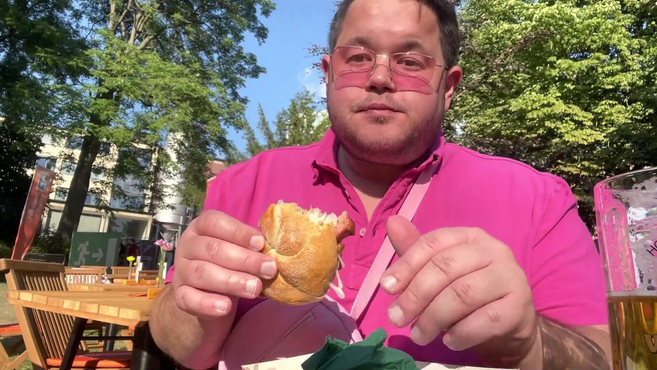 Ich esse ALLES im Wolters Applaus Garten ｜ Food Tour ｜ Teddy D. Dragon