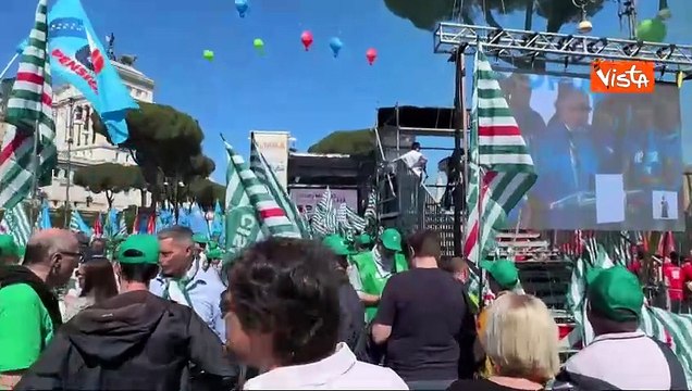 Primo Maggio, la manifestazione di Cgil, Cisl e Uil in piazza a Roma, le immagini