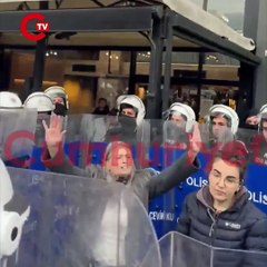 Polisler, CHP Trabzon Milletvekili Sibel Suiçmez'i çembere aldı