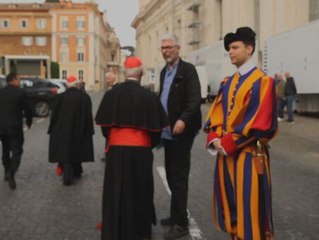 Los cardenales se reúnen en congregación general para preparar el cónclave