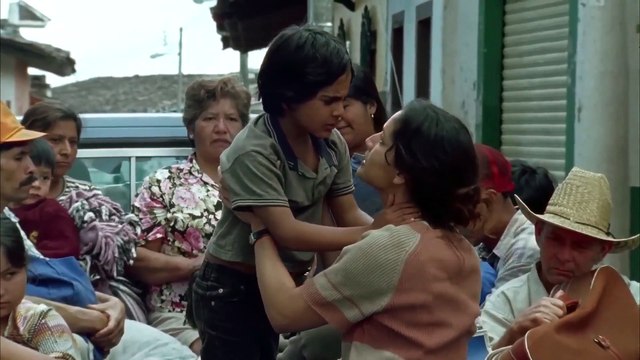 Chava escapa a Estados Unidos para salvar su vida | Voces Inocentes final #salvador