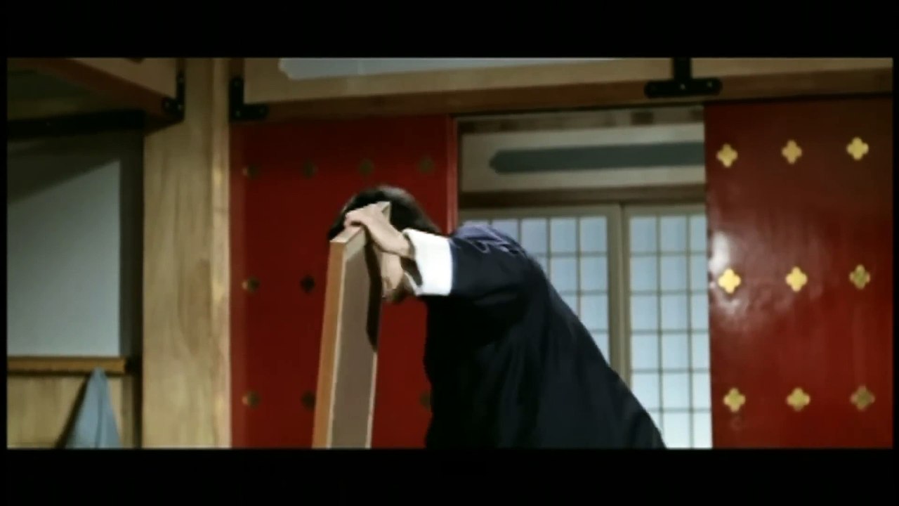 Bruce Lee vs Martial Arts school