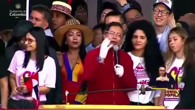 Petro amenazó con cerrar el Congreso si no le aprueban sus reformas comunistas