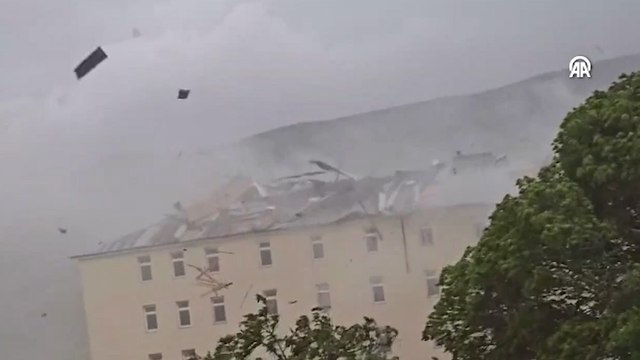 Çok sayıda ili sağanak ve fırtına vurdu