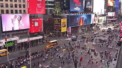 El missatge de Compromís a Mazón a Time Square: “Tenim 228 raons perquè no tornes”