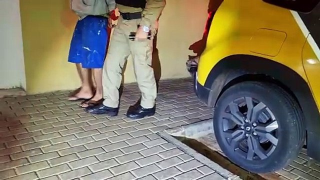 Moradora flagra suspeitos e dupla é presa após furto de fios no Cancelli