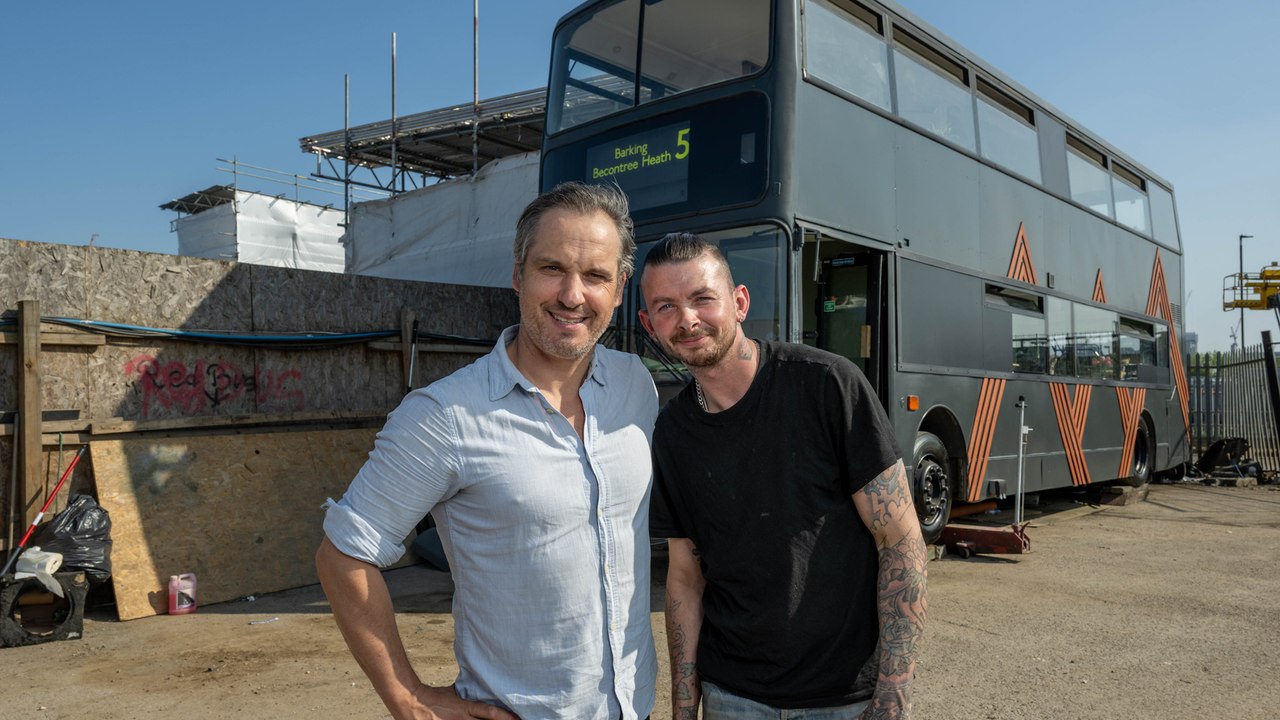 London bus converted into £50k two-bed apartment