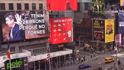 Times Square Exhibits Criticism of Mazón’s Management During NY Visit 🗽