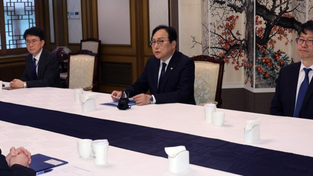 정부, 긴급 통상현안 점검회의... 대미 협의 차분히 진행 / YTN