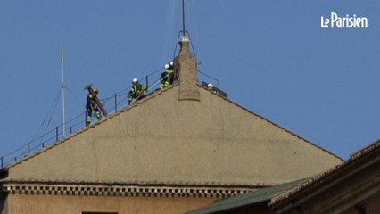 Nouveau pape : la cheminée sur la chapelle Sixtine installée avant le conclave