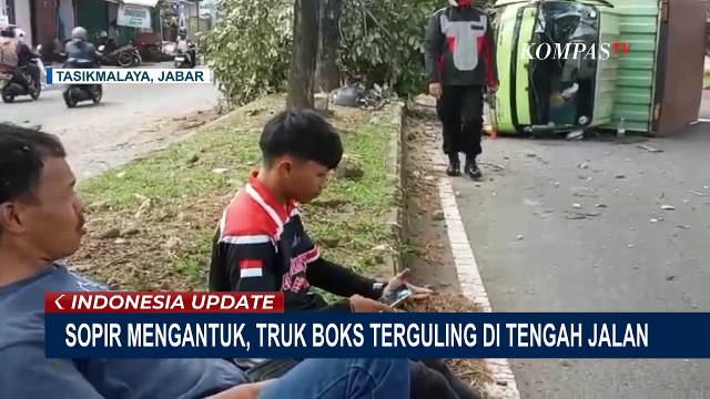 Diduga Sopir Mengantuk, Truk Boks Terguling Usai Tabrak Pembatas Jalan di Tasikmalaya