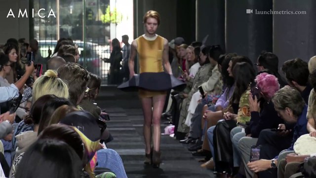 Le scarpe in suede di tendenza secondo le sfilate P/E 2025