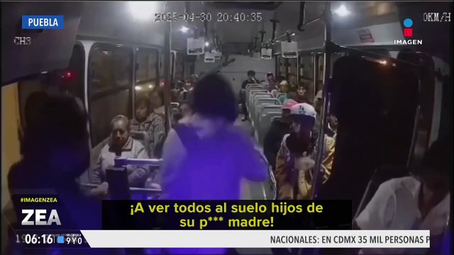 Sujetos armados asaltan a pasajeros de un camión de transporte público en Puebla