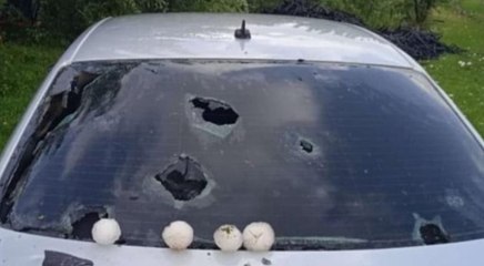 Şanlıurfa'da kar topu büyüklüğünde dolu yağdı: Ekili araziler ve araçlar zarar gördü