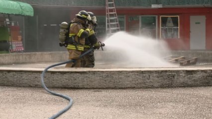 Simulacro de incendio en la Avenida Central revela desafíos de acceso
