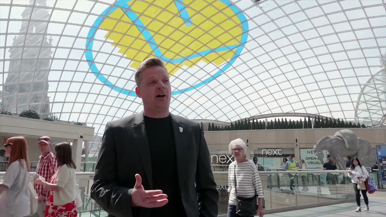 Trinity Leeds: Huge Leeds United ‘smiley’ club badge emblazoned on roof of shopping centre