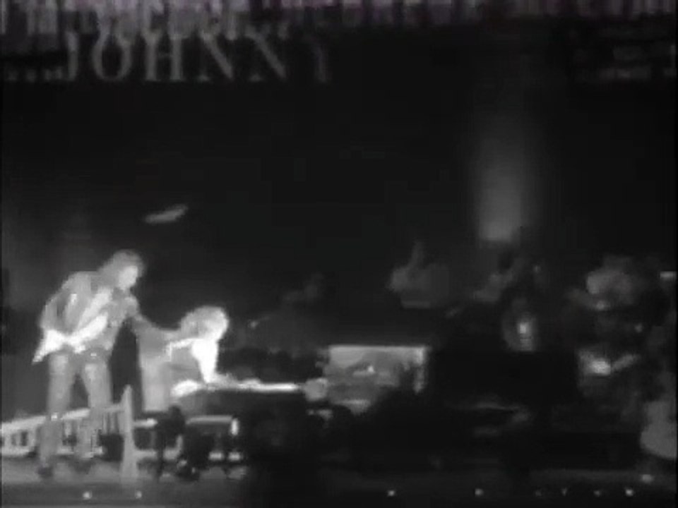 Johnny Hallyday – Sylvie Vartan dans sa Loge au Palais des Sports (Aujourd’hui Madame – 9 Octobre 1971)