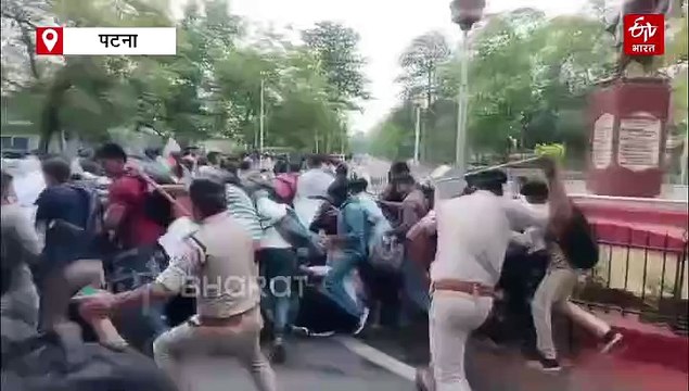 पटना में बीपीएससी TRE-3 अभ्यर्थियों पर लाठीचार्ज, पुलिस ने दौड़ा-दौड़ा कर पीटा, CM आवास का करने पहुंचे थे घेराव