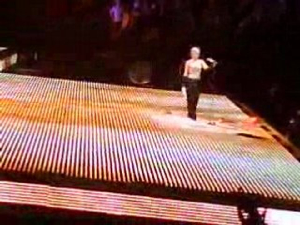 Kylie Minogue @ Bercy (6 mai 2008) #4