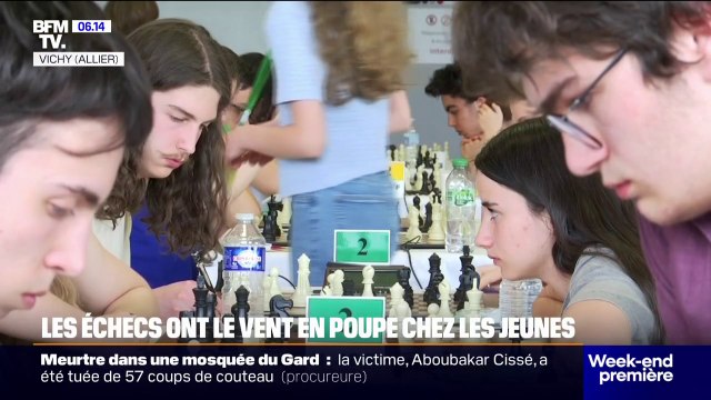 C'est tout le temps de nouvelles idées : les échecs séduisent de plus en plus chez les jeunes
