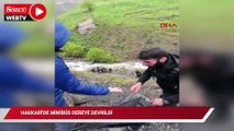 Hakkari'de minibüs dereye devrildi; 2 ölü, 3 yaralı