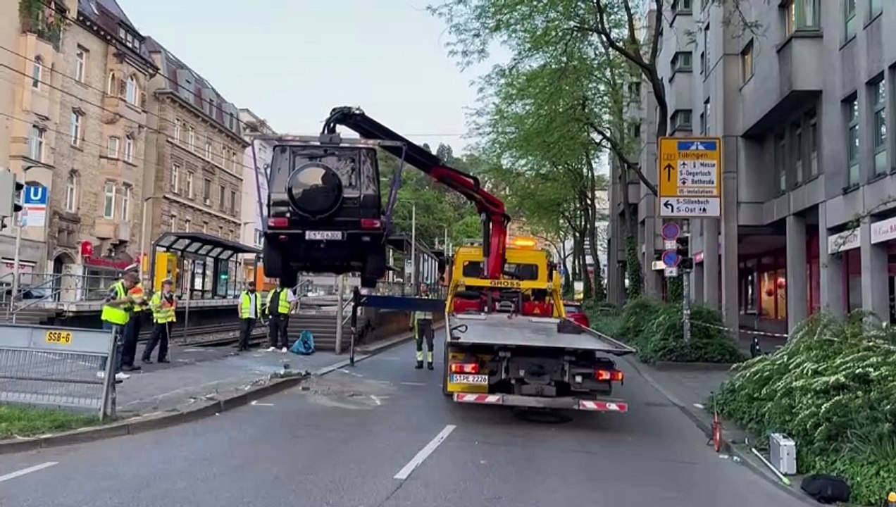 Stuttgart: Geländewagen fährt in Menschengruppe – eine Tote