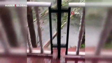 Şiddetli fırtına hayatı felç etti