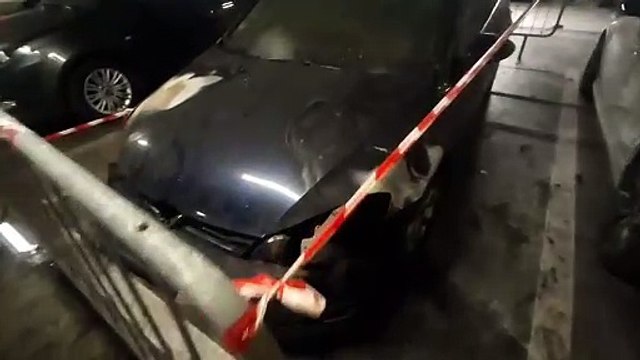 Paura nel cuore di Sassari, auto in fiamme nel parcheggio sotto il mercato Civico: un intossicato