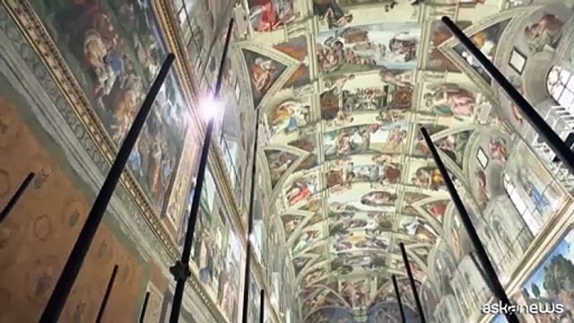 La Cappella Sistina si prepara ad accogliere il Conclave