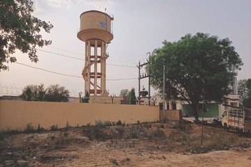 पानी के लिए तरस रहे हैं नगरपालिका के बाहरी इलाके