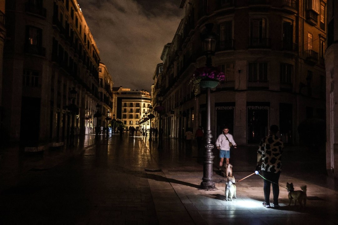 Tertulia La Trinchera. Un Pedro Sánchez sin luces para una España a oscuras