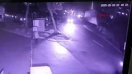İstanbul'un göbeğinde yol çöktü; doğalgaz sıkıştı, patlama oldu!