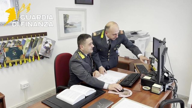 Primo Maggio, 21 lavoratori in nero scoperti in un agriturismo del Napoletano (03.05.25)