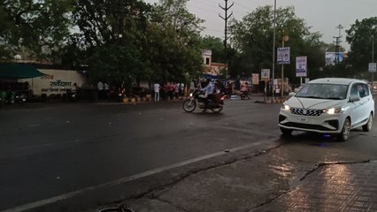 धूल भरी आंधी के बाद हुई बारिश, गर्मी से लोगो को राहत, देखें वीडियो