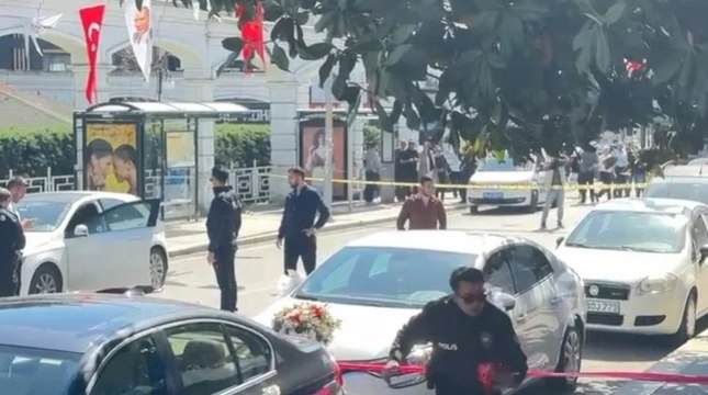 Avcılar'da güpegündüz silahlı saldırı! Motosikletle kaçtılar