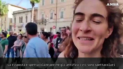 Ascoli, sfila il corteo a sostegno della fornaia antifascista