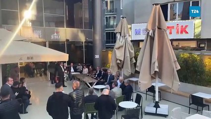DEM Parti heyeti, hayatını kaybeden Sırrı Süreyya Önder'in ailesiyle birlikte Şişli Nazım Hikmet Kültür Merkezin'de taziyeleri kabul ediyor