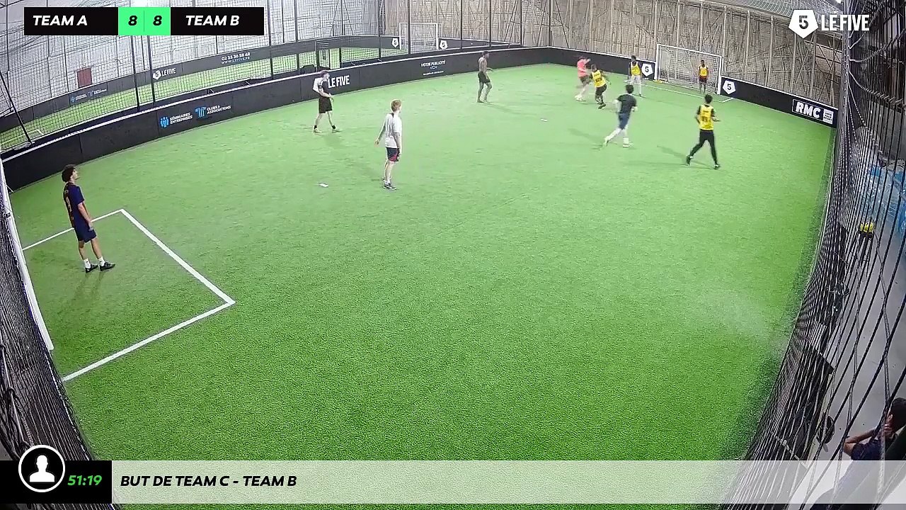 But de Team C - Team B