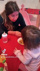 Η ανάρτηση της Άντζελας Δημητρίου με την εγγονή της