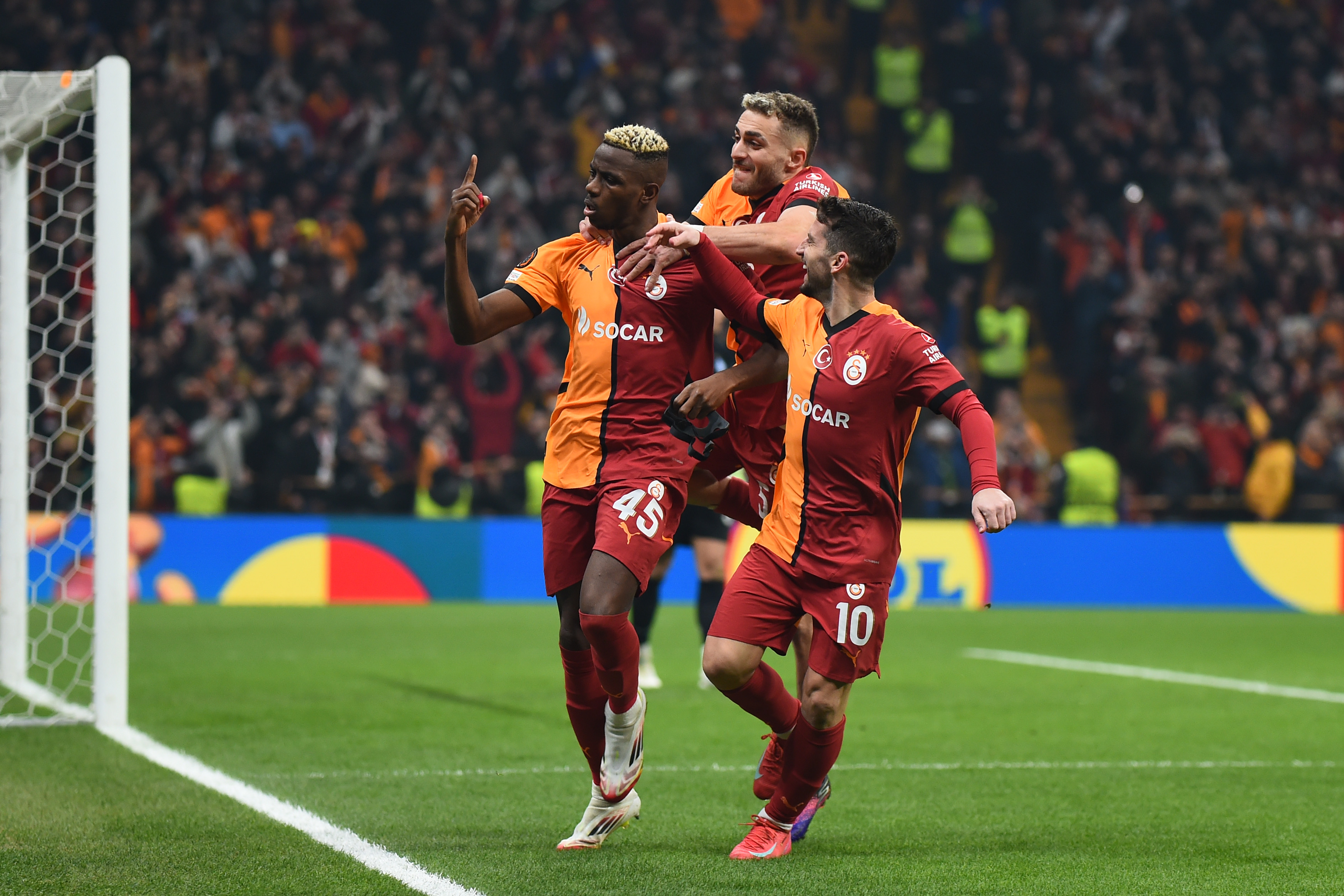 SüperLig : Osimhen et Galatasaray s'amusent contre Sivasspor