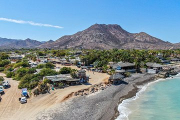12 megacomplejos turísticos amenazan a Cabo Pulmo, la joya de conservación marina del mundo