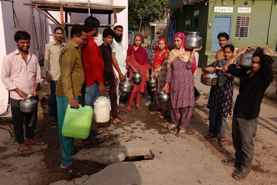 swm news...अंसारी मोहल्ले में पेयजल किल्लत, जिम्मेदार बेपरवाह