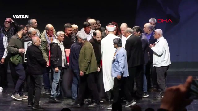 Sırrı Süreyya Önder'e acı veda! Sevenleri akın etti