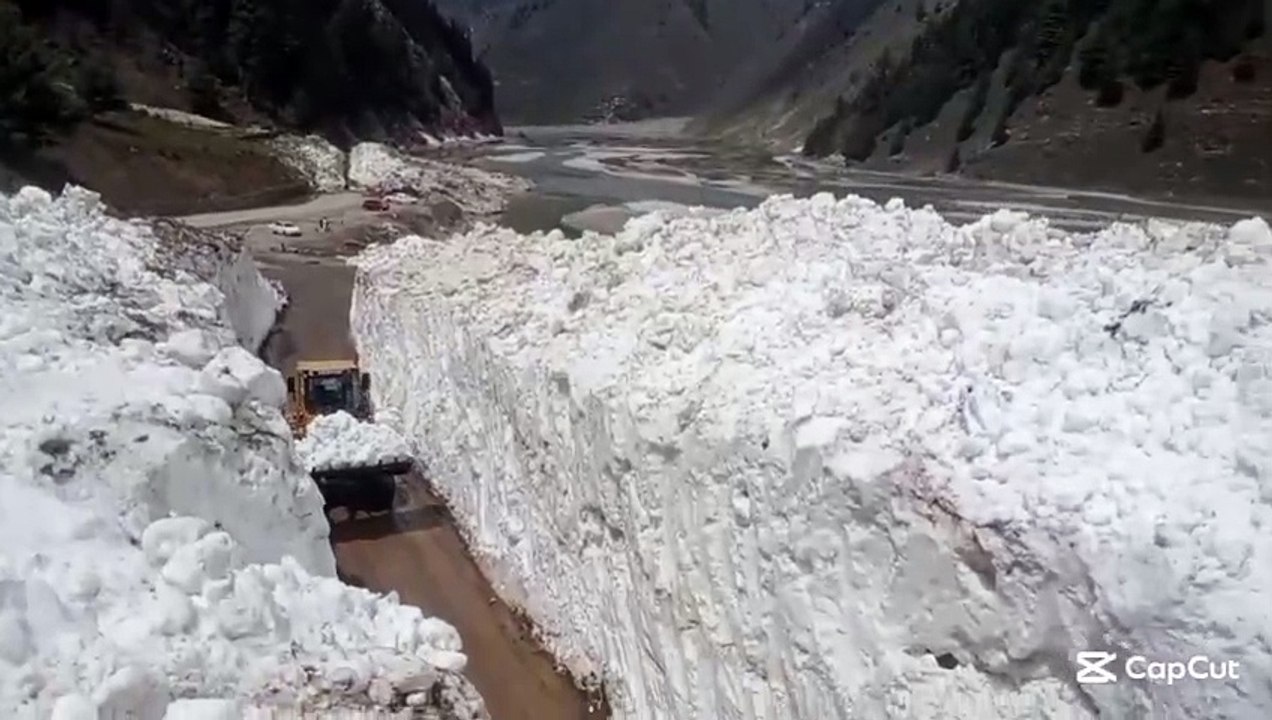 Snow in Naran
