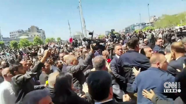 AK Parti sözcüsü Ömer Çelik CNN Türk'te Özgür Özel'e yapılan saldırıyı kınadı: Saldırıyı lanetliyoruz